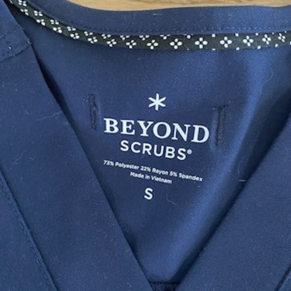 Scrubs - Picture 1 of 9